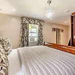 5 Bed In Otley Oc-95414 * Fewston