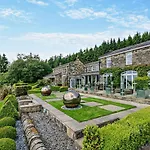 5 Bed In Otley Oc-95414 Holiday home Fewston