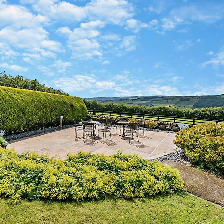 5 Bed In Otley Oc-95414 Fewston