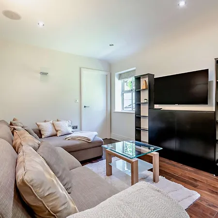 5 Bed In Harrogate 95414 Дом отдыха