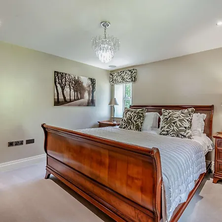 5 Bed In Harrogate 95414 *