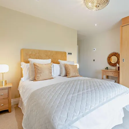 Дом отдыха 5 Bed In Harrogate 95414 *