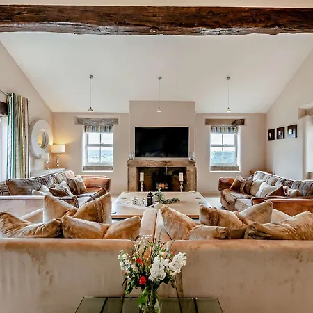 5 Bed In Harrogate 95414