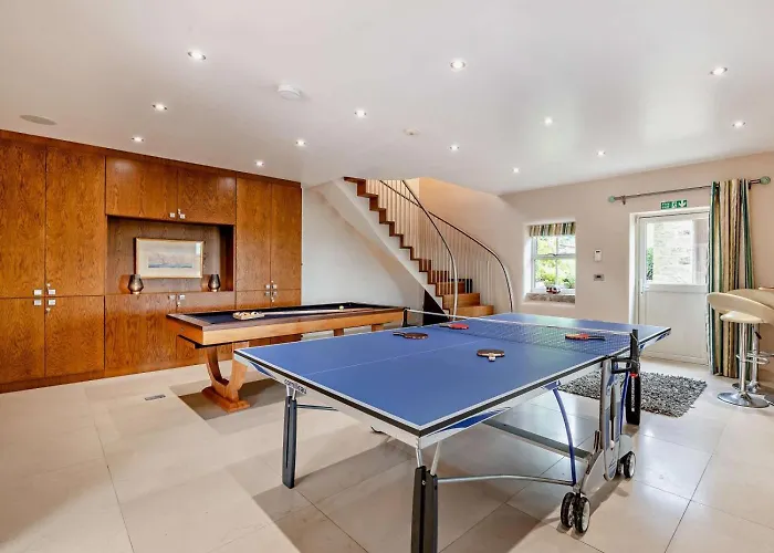 5 Bed In Otley Oc-95414 *