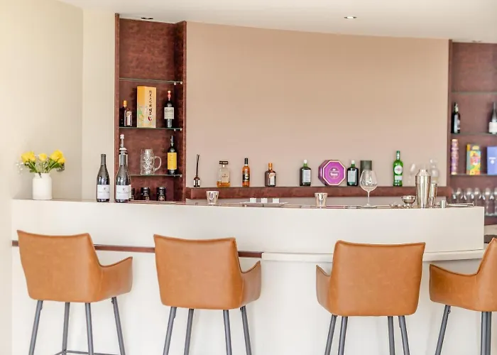 5 Bed In Otley Oc-95414 *