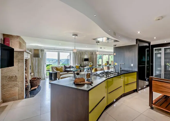 5 Bed In Otley Oc-95414 *