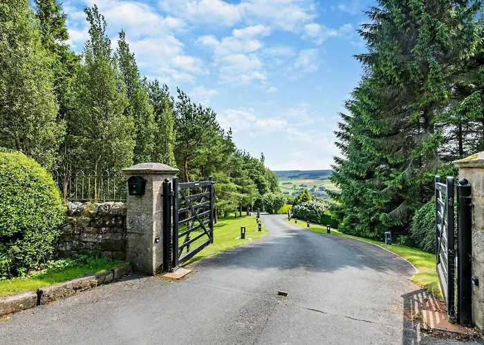 5 Bed In Otley Oc-95414 *