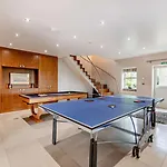 5 Bed In Otley Oc-95414 *