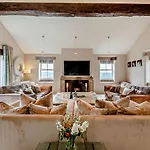5 Bed In Otley Oc-95414