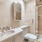 Holiday home 5 Bed In Otley Oc-95414