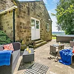 5 Bed In Otley Oc-95414 *