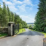 5 Bed In Otley Oc-95414 *