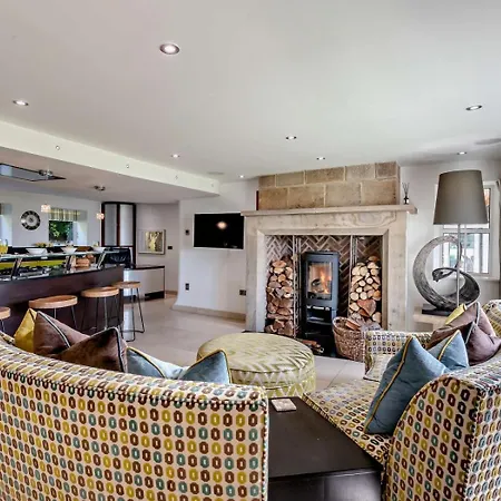 5 Bed In Otley Oc-95414 Holiday home